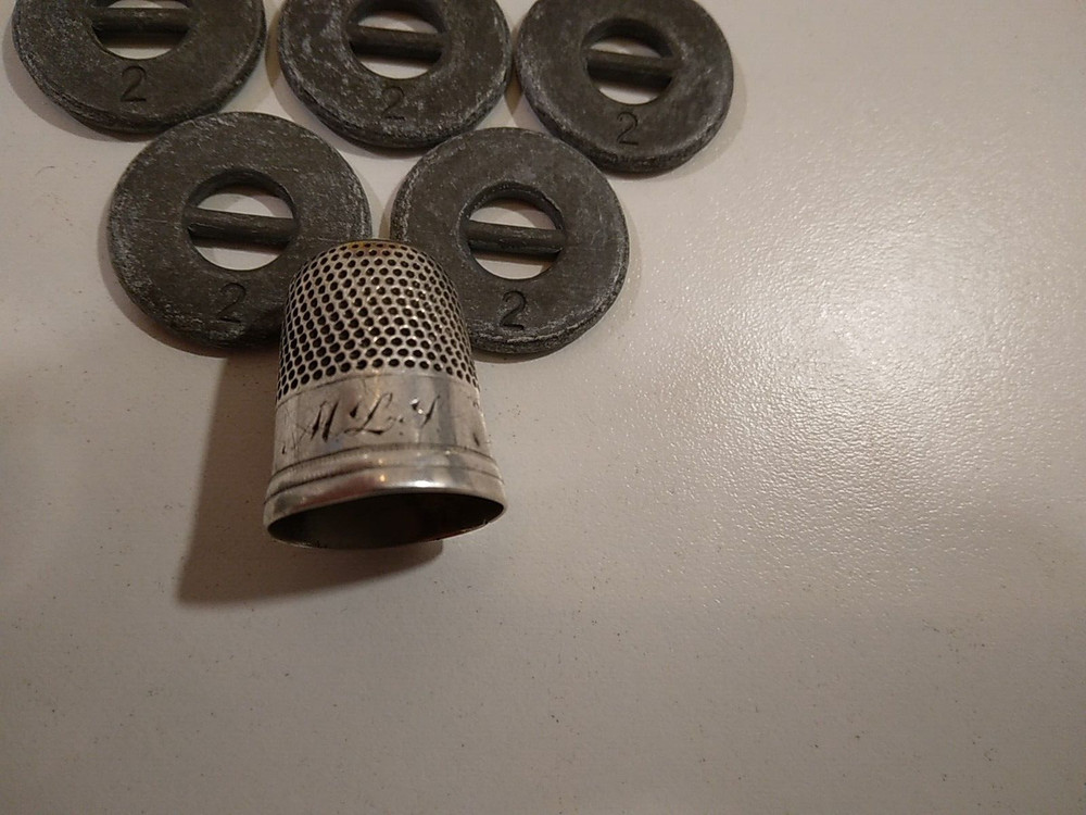ANTIQUE SEWING THIMBLE AND BUTTON LOT