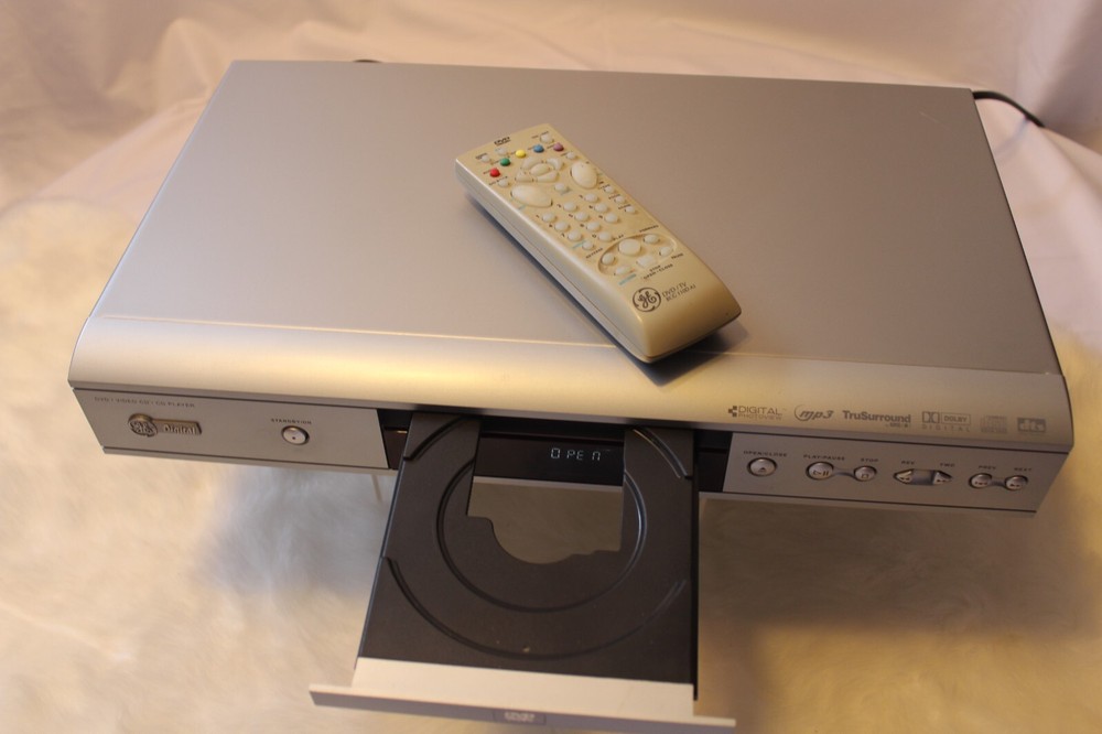 GE DVD Player Digital DGE100NA Silver INCLUDES Remote Control & Users Guide