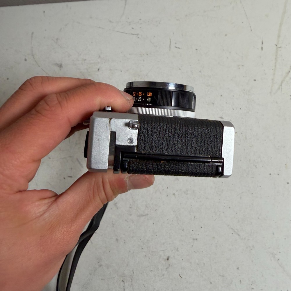 Olympus 35RC Black Silver 35mm Built-in Light Meter Portable Rangefinder Camera