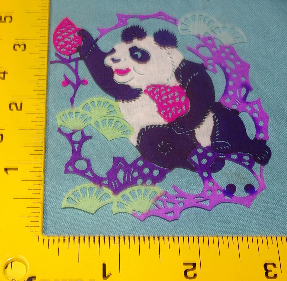 Chinese YUHSIEN PAPER-CUTS BEAR = delicate