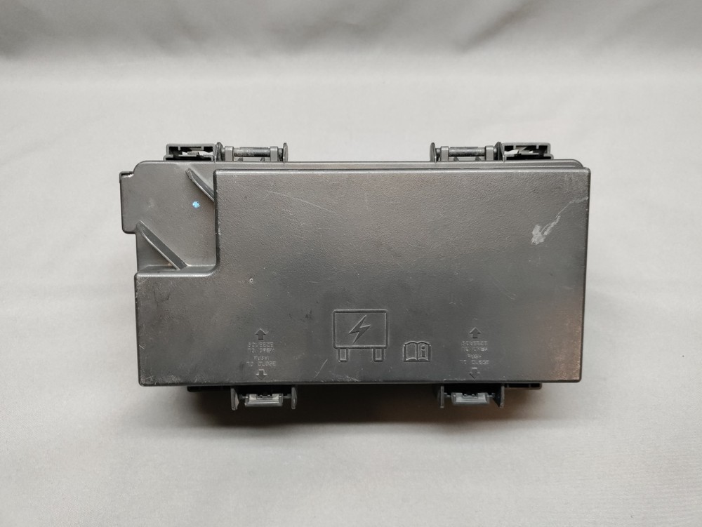 2015-2020 Caravan Multifunction Fuse Box 68239606AA