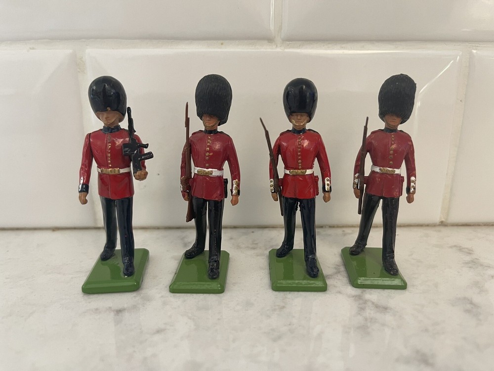 Britains Grehadier Guards (4)