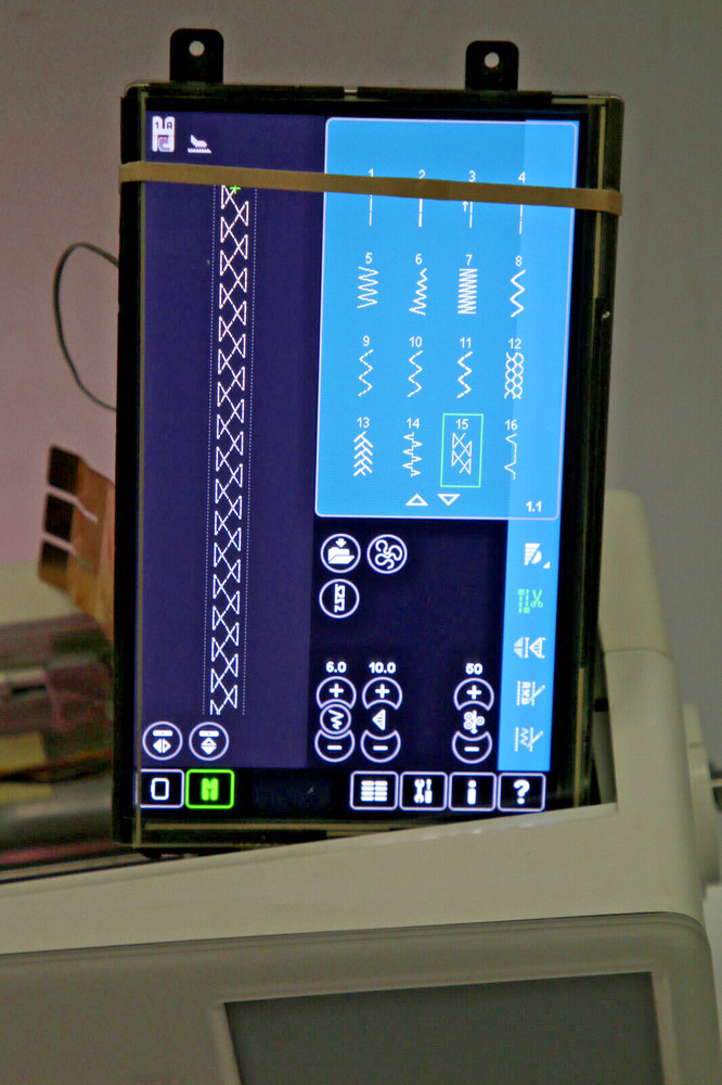 Pfaff Creative Sensation PRO Complete Screen / Display #2936