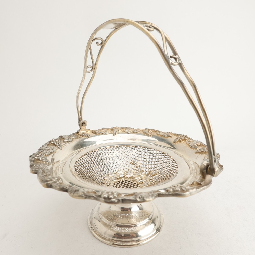 Lawrence B Smith? Silverplate Lovely Small Handled Basket Grape Border No Mono