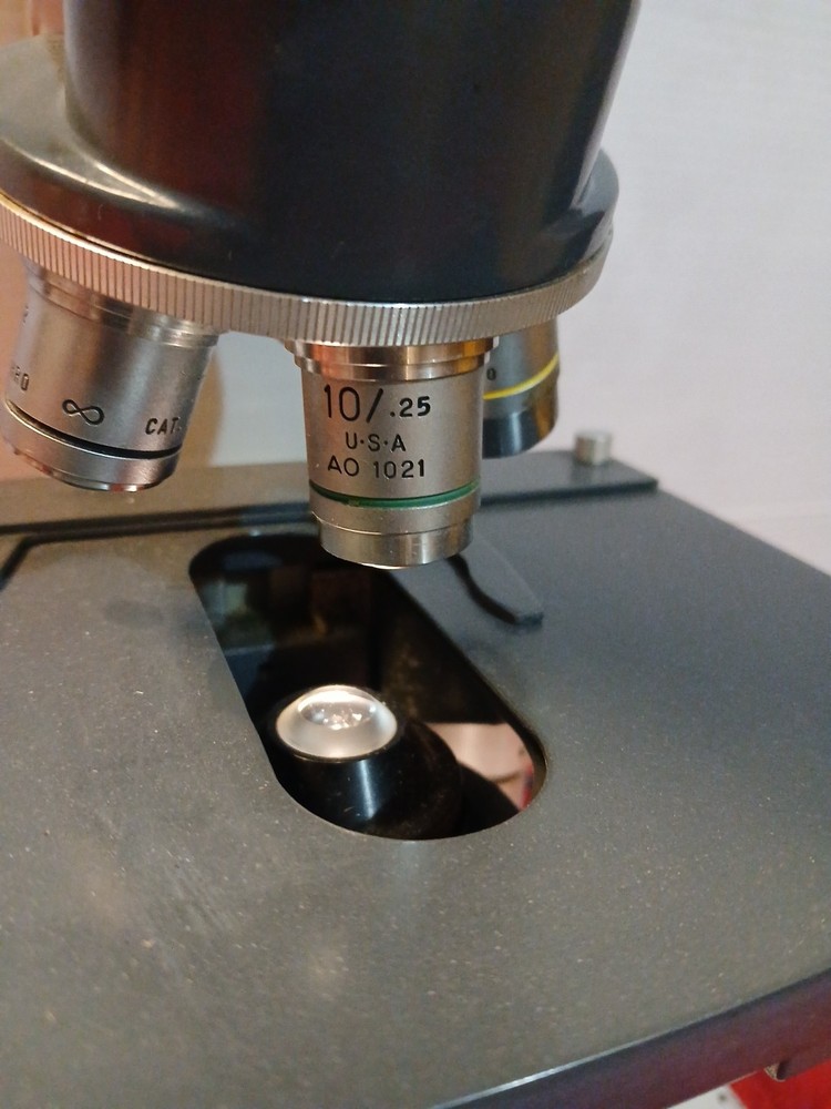 AO MicroStar One-Ten Illuminator 1130 Microscope 4 OBJECTIVES