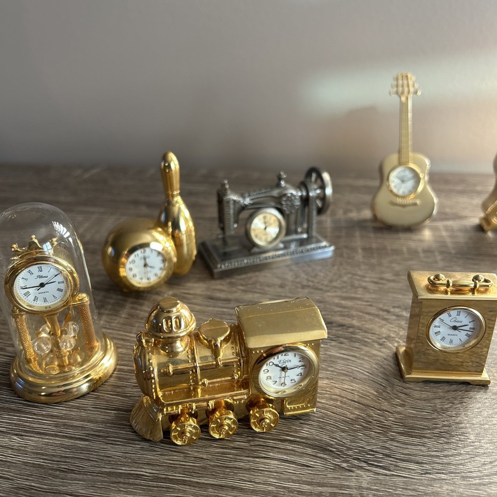 Miniature Analog Clocks Set Of 14