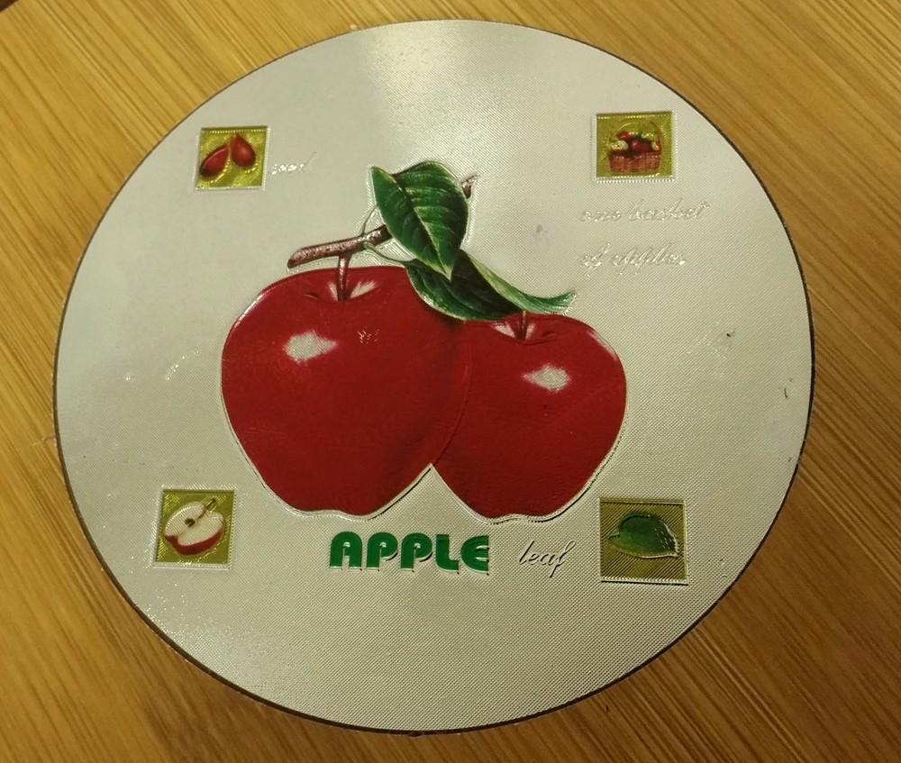 1 Natural Bamboo Heat Pad, Kitchen Decor, 3D APPLES, SQUARE, approx.7" x 7"