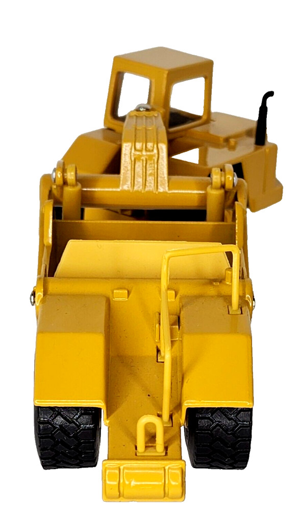 Norscot CAT 611 Wheel Tractor Scraper 1:64 Diecast Model