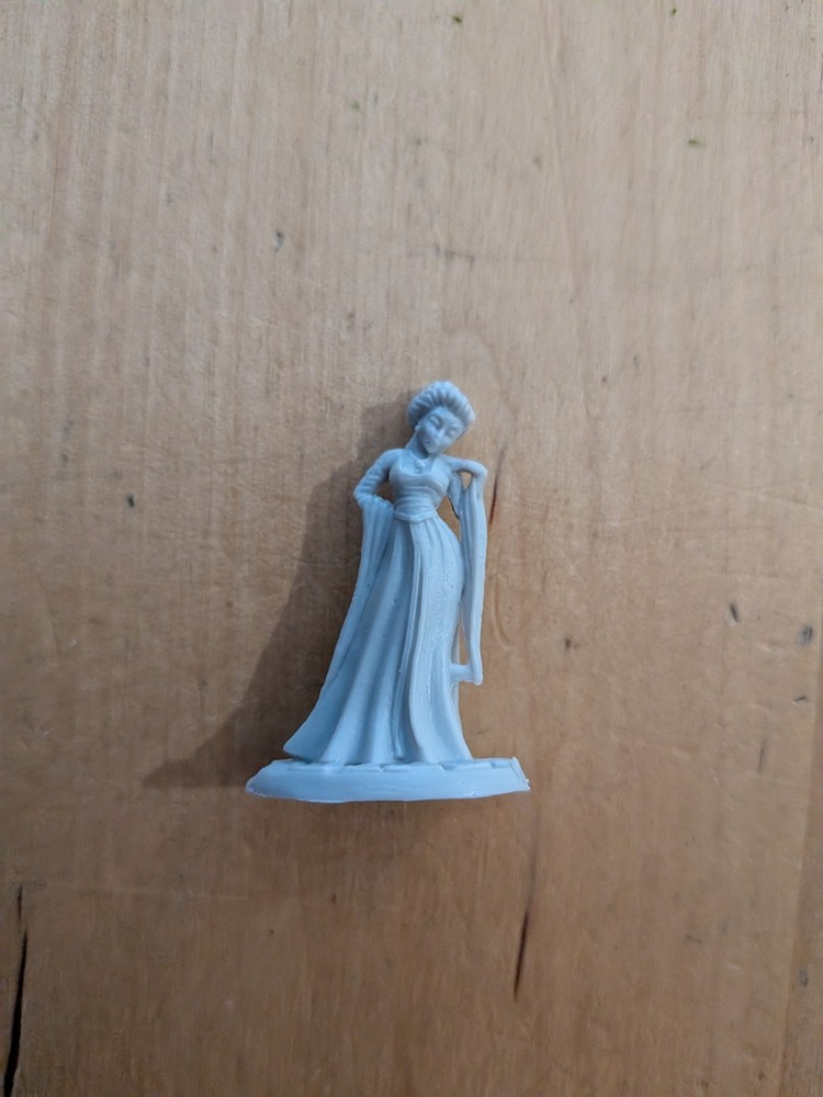 Reaper Bones 4 Female Courtesan