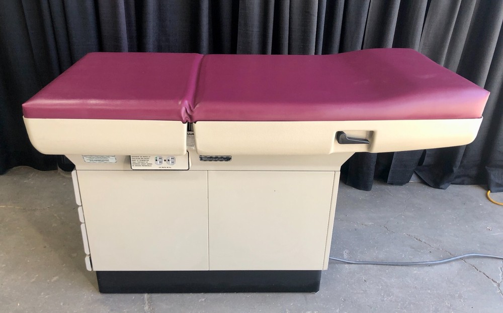 Midmark 404 Exam Treatment Table