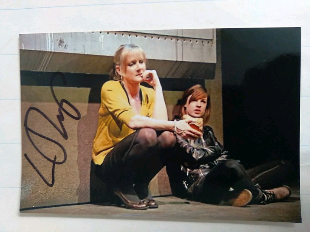 Lesley Sharp 6x4" Autographed Photo
