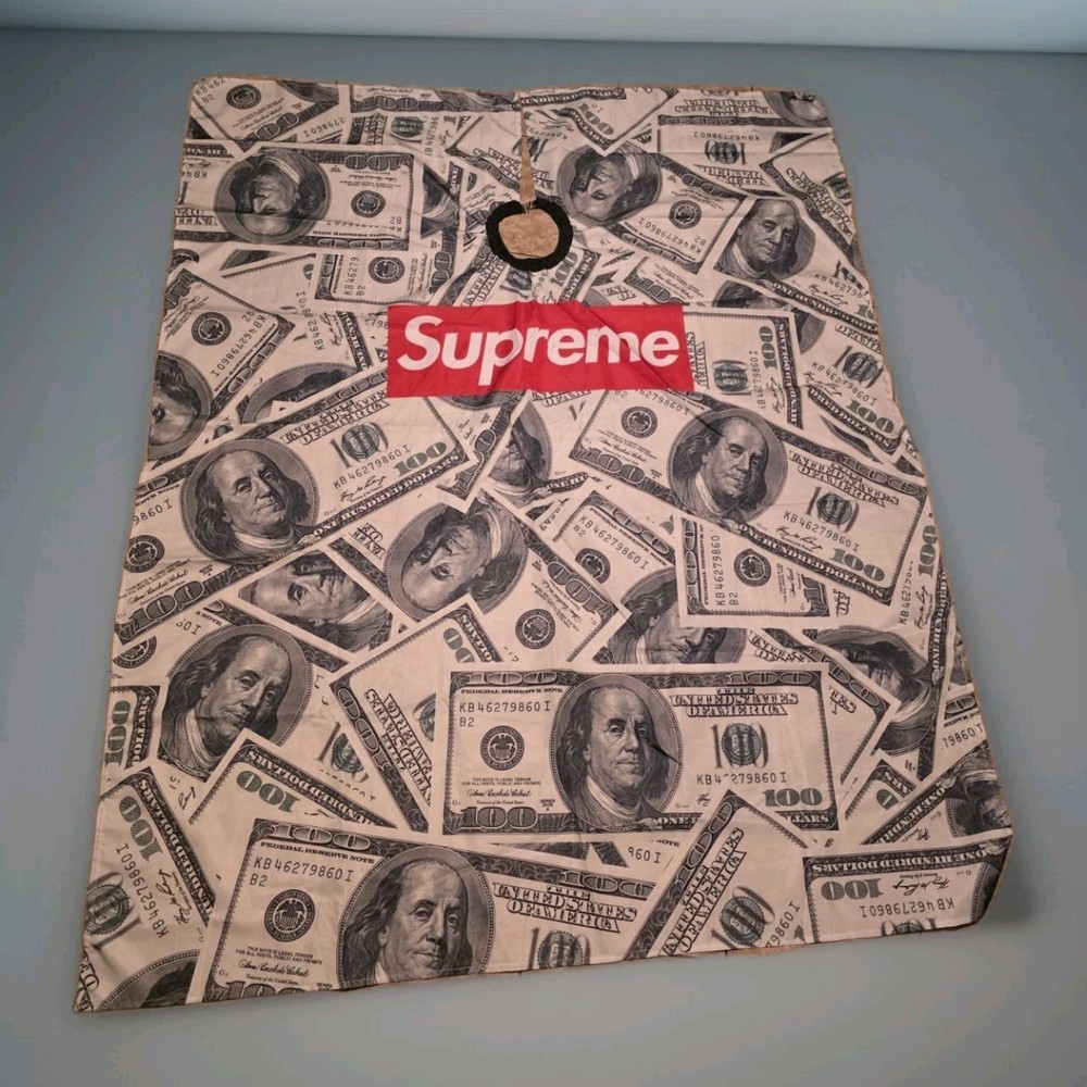 Barber Cape (Money)