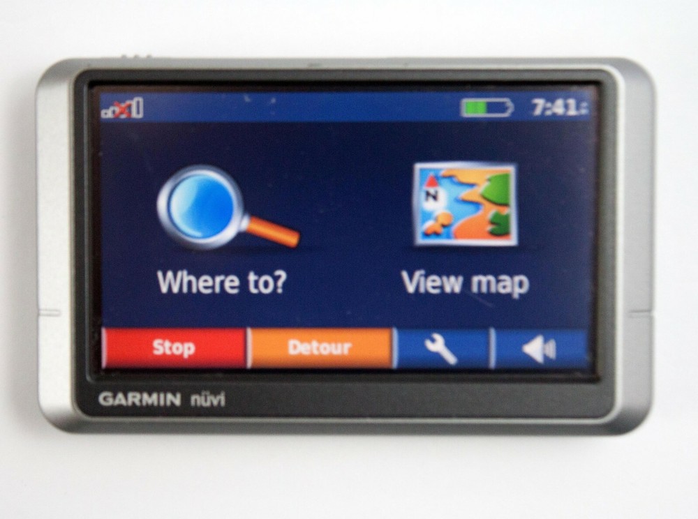 Garmin nuvi 200W 4.3” Portable GPS Navigator Touch Screen Bundle