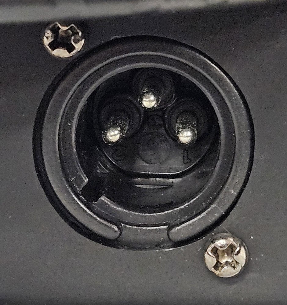 American DJ Mega Flat Pack Plus (ONLY one light)