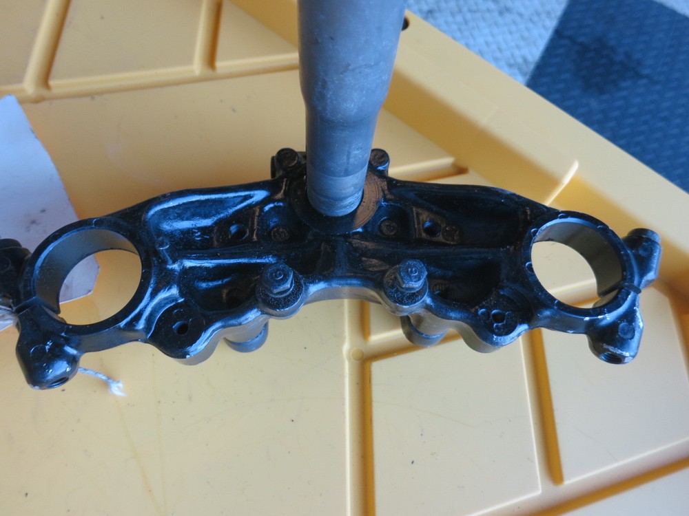 82 YAMAHA SECA TURBO TRIPLE CLAMP ASSY
