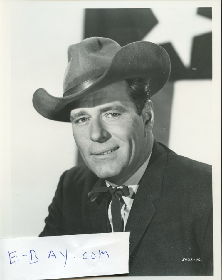 WILLIAM SMITH LAREDO 8X10 PHOTO G2298