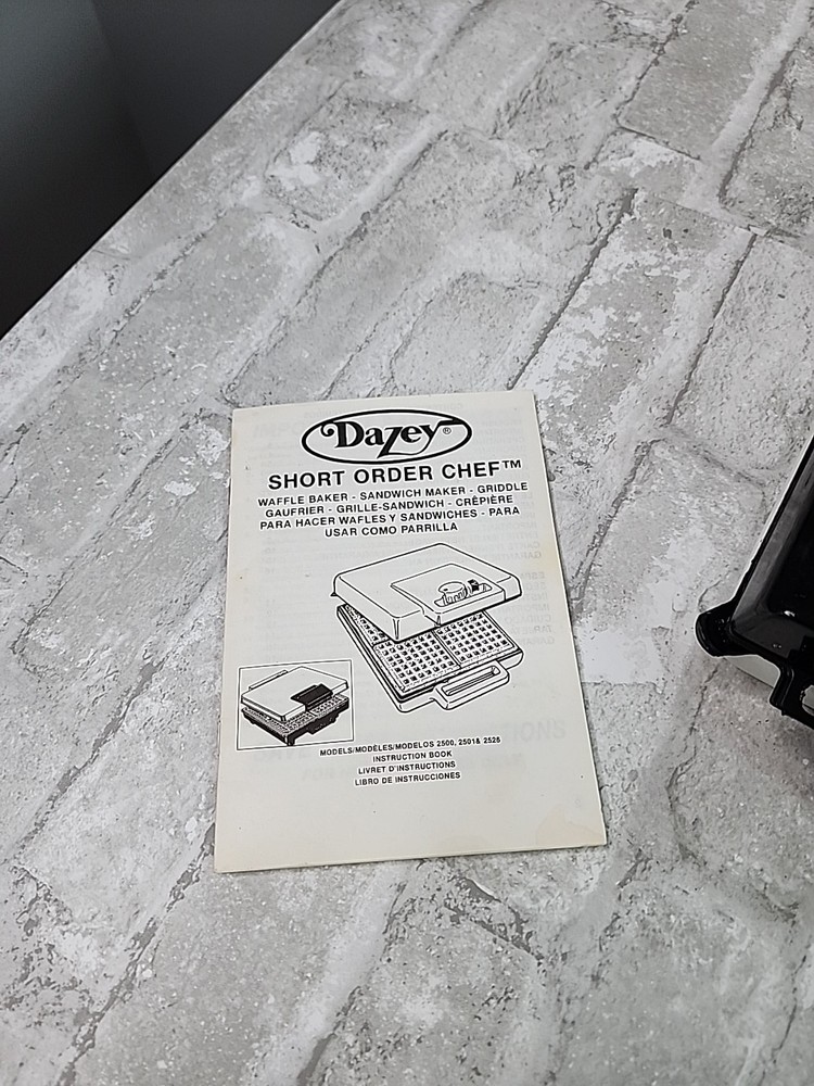 Dazey Short Order Chef Waffle Baker Griddle Sandwich Maker White Tested Works
