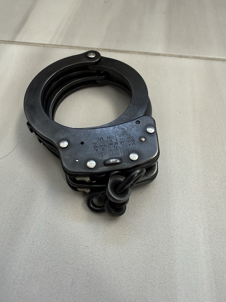 Smith & Wesson m&P Handcuffs Quick Lock