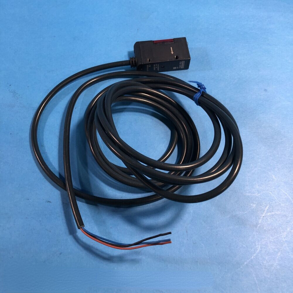 Omron E3S-AT81-D photoelectric sensor FNIP