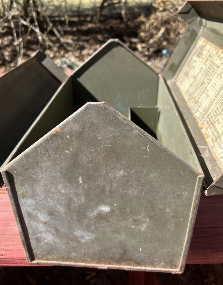 Vintage MILITARY TOOL Box ????