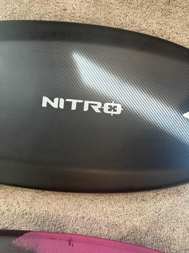 Amos shapes foil board