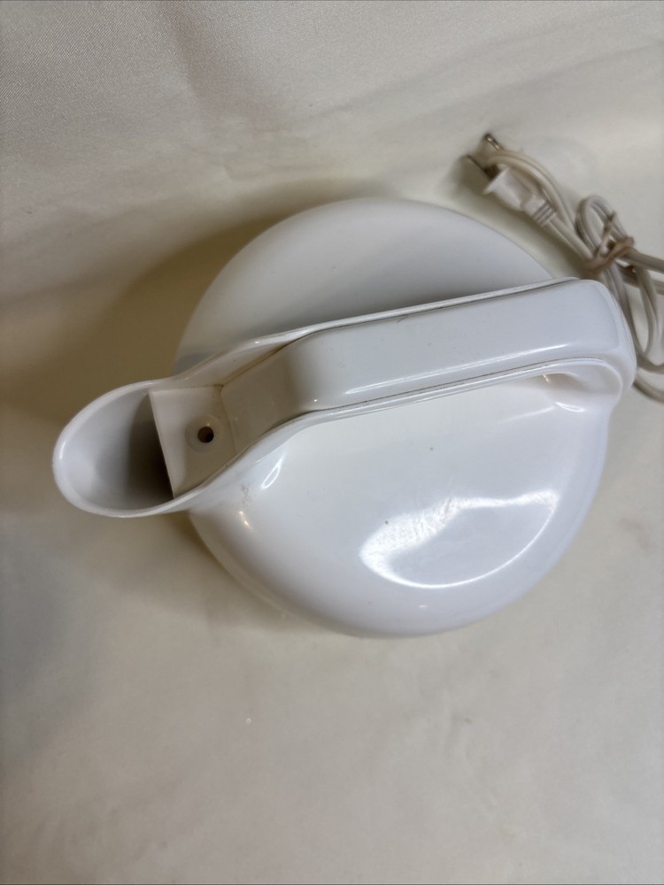 West Bend Electric Whistling Tea Pot White 1 Quart Teakettle