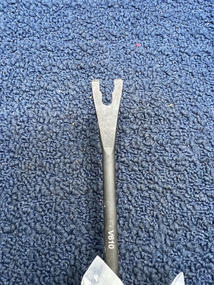 VIM Tools V610: 10" Long Upholstery Panel Tool