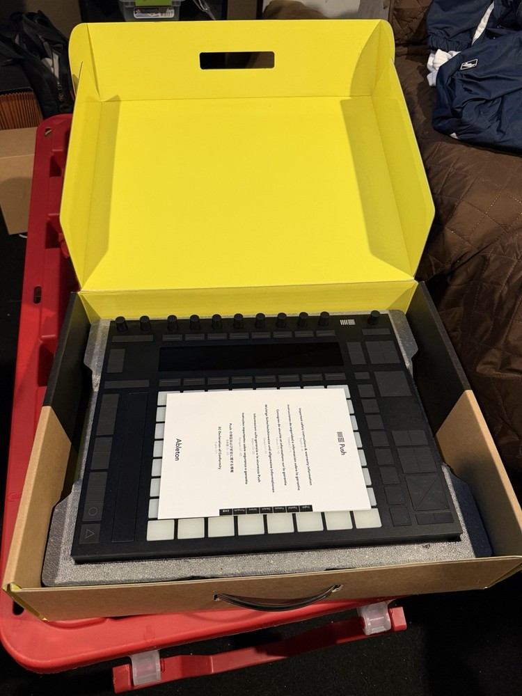 Ableton Push 2 – Slightly new/ Box & Cables – Mint Condition