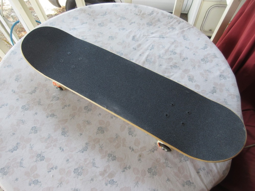 Element Solar Vibes II Skateboard 31" X 8"