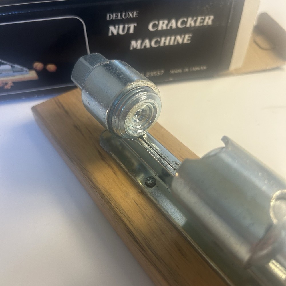 Nut Cracker Splitter Tool Machine - Pecan Walnut Almond Sheller - Hand Crank