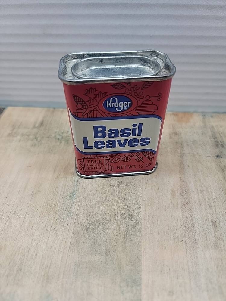 Kroger Basil LeavesSpice Tin / Can 1/2 Oz. Pre-Bar Code/ Empty /0426-agn1