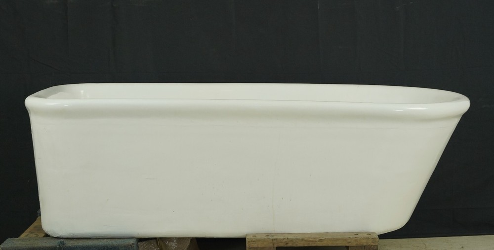 Reclaimed 5 ft. White Earthenware Ceramic Bathtub