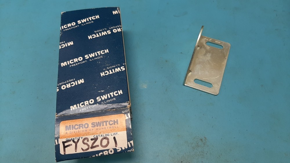 FYSZO1 ( MICRO SWITCH / HONEYWELL ) STEAL MOUNT