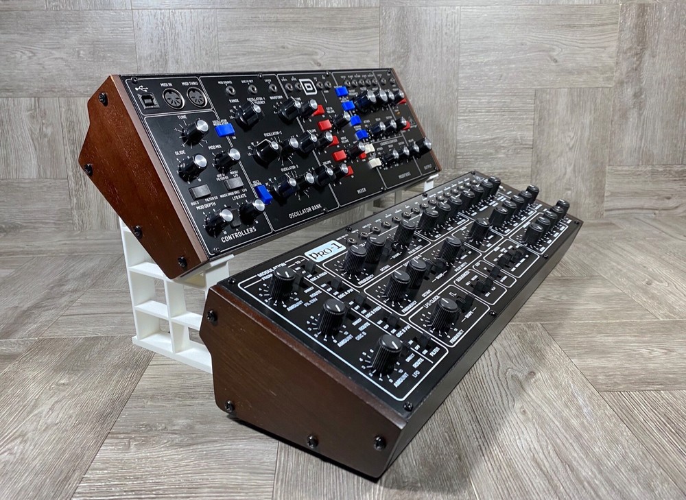 B-STOCK / Basic Stand for Behringer Model D / PRO 1 / Neutron / K2 / WASP / CAT