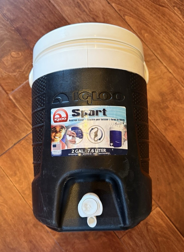 igloo 2 gallon water jug