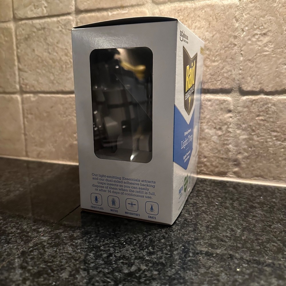 NEW Raid Essentials Flying Insect Light Trap Starter Kit: 1 Device & 1 Refill 💡