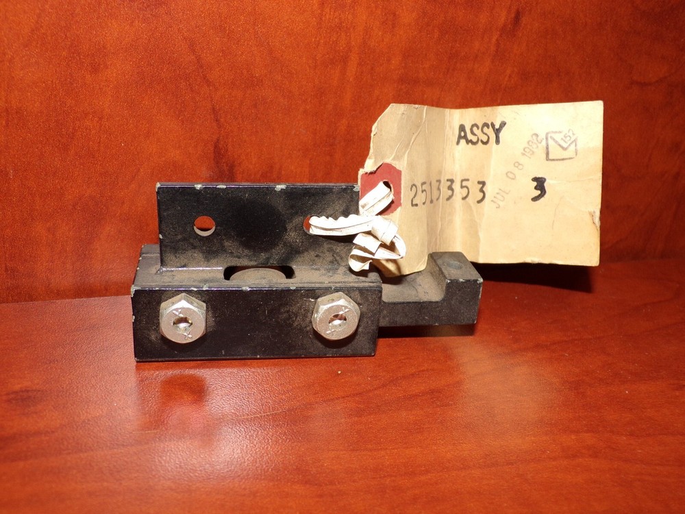 1980s Learjet Bracket Assy 2513353-3