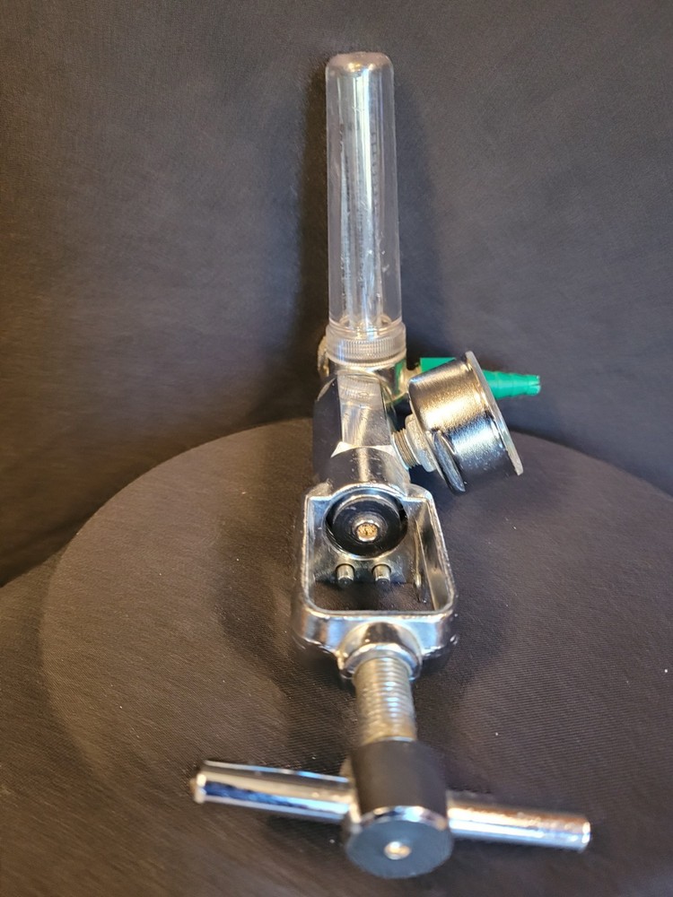 Erie Oxgen Regulator with Flowmeter
