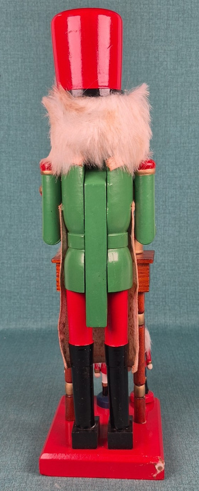 15" Nutcracker Craftsman Making Small Nutcrackers ~ Unbranded