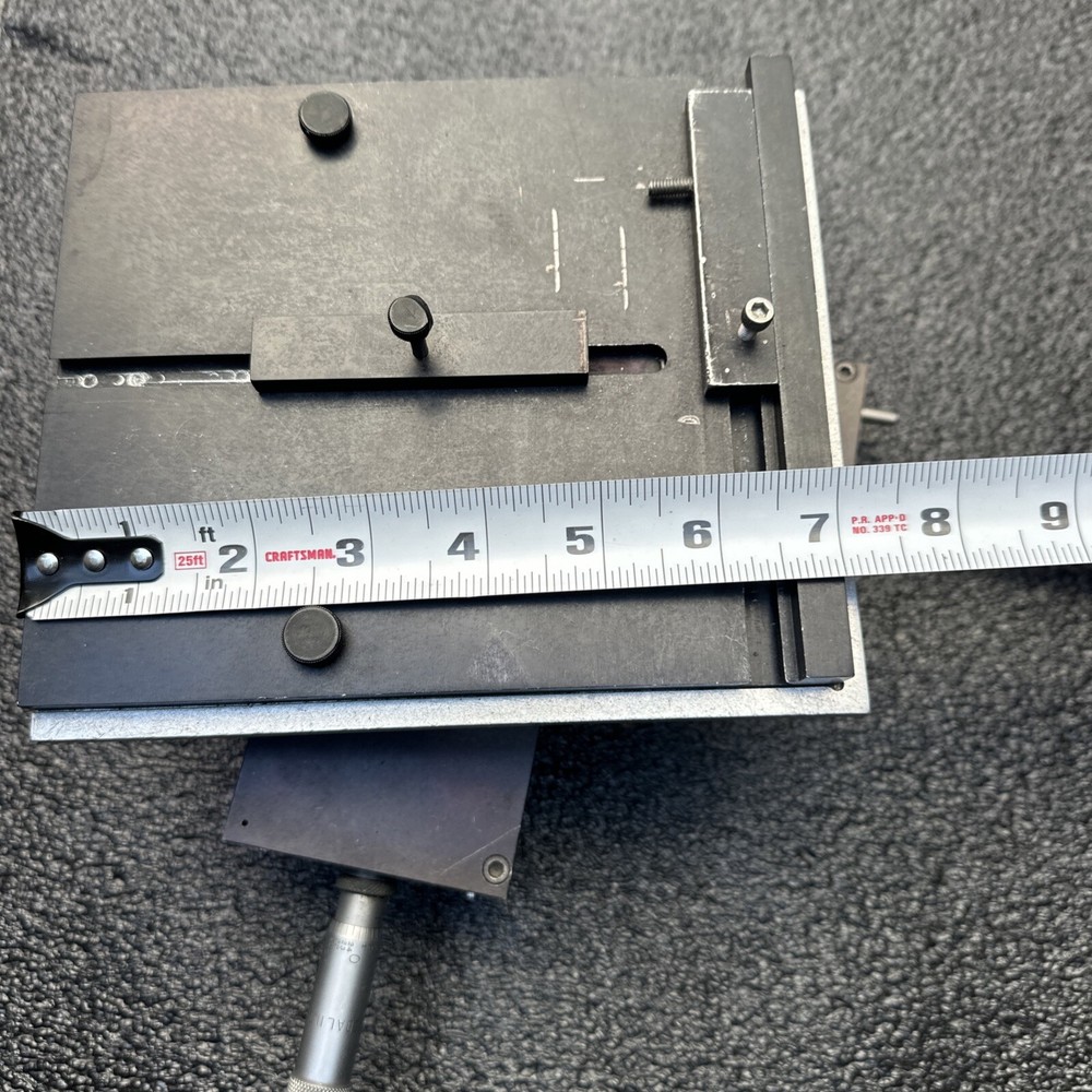Daedal XY and Top Rotation Micropositioner