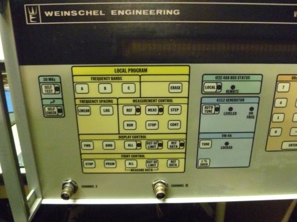 WEINSCHEL ENGINEERING VM-4A ATTENUATOR AND SIGNAL GENERATOR CALIBRATOR