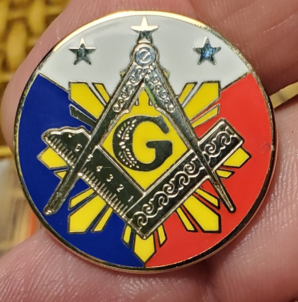 MASONIC ENAMELED LAPEL PIN-SQUARE & COMPASS CIRCULAR BADGE