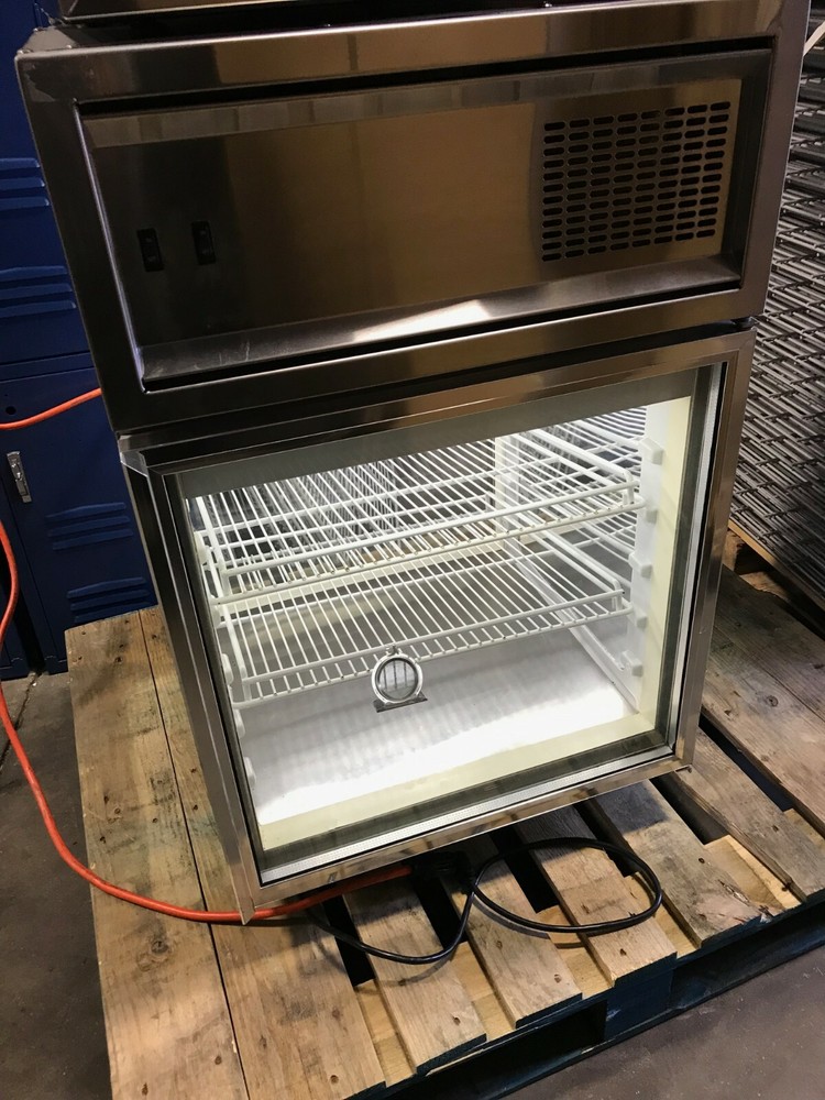 Randell Counter Top Display Refrigerator/Cooler Restaurant.
