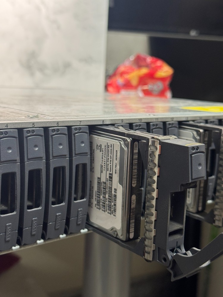 NetApp NAJ-1001 Storage Array 24 Bay + HDD 600GB SAS Rack 2U