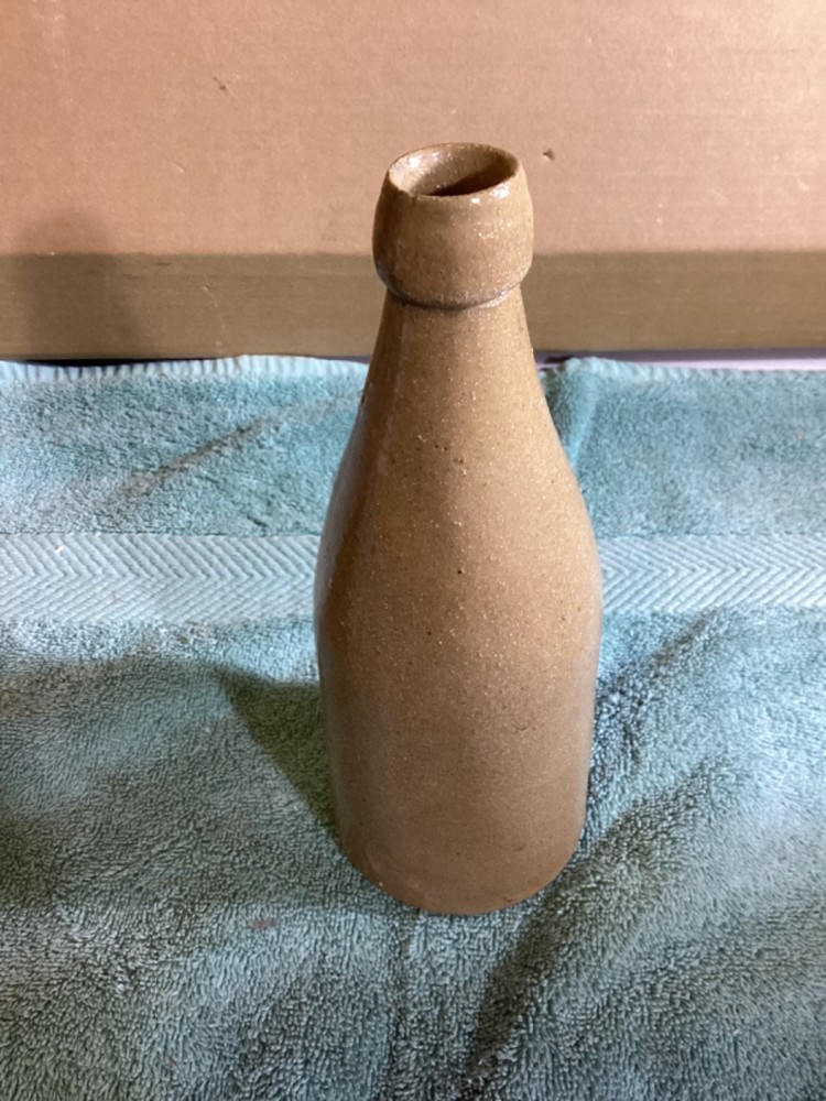Antique Stoneware 8.5” In Good Condition
