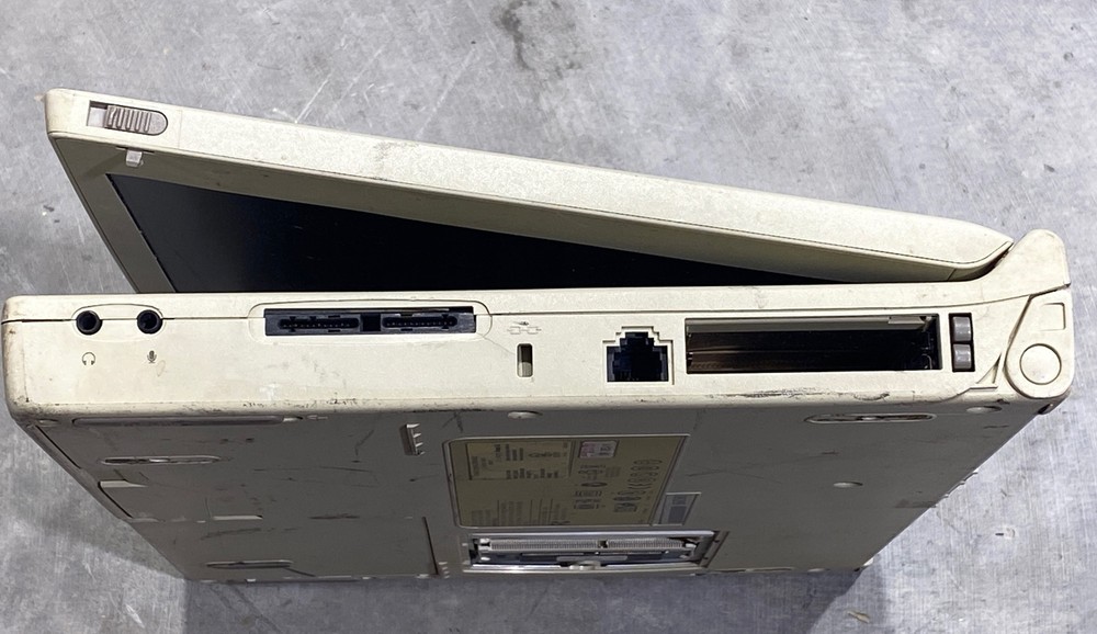 VINTAGE COMPAQ ARMADA 7370DMT LAPTOP COMPUTER - AS/IS