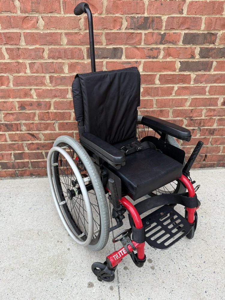 TiLite TWIST Pediatric Wheelchair