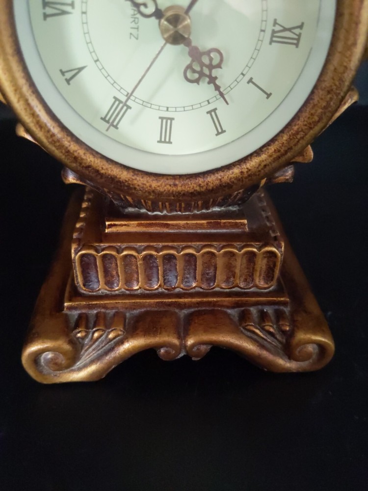 Pineapple Clock Works Great! Copper/Gold Color