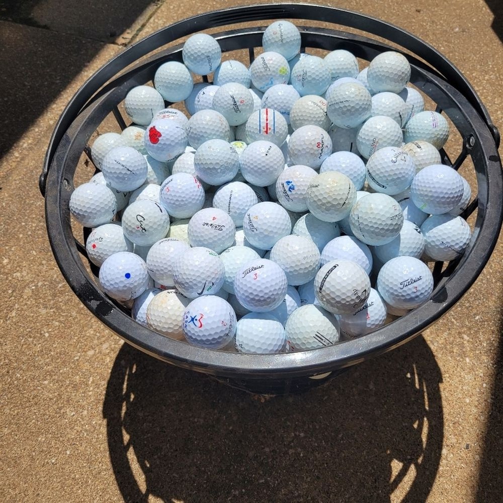 Assorted Golf Balls 100 Count Pre-owned HIT-AWAY