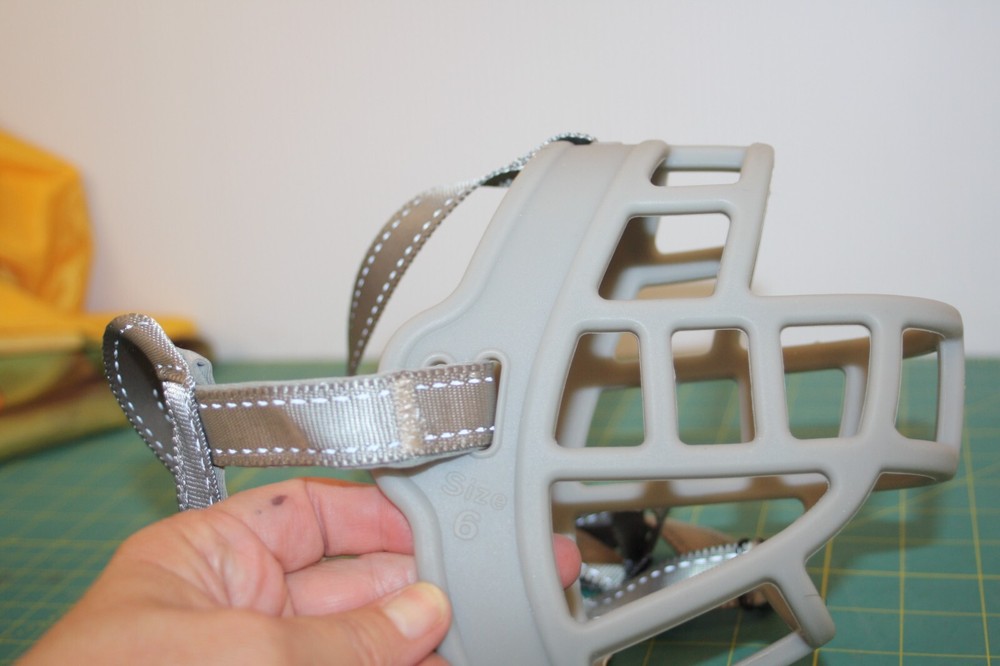 Fertgo Dog Muzzle Gray, Soft, and Breathable Size 6